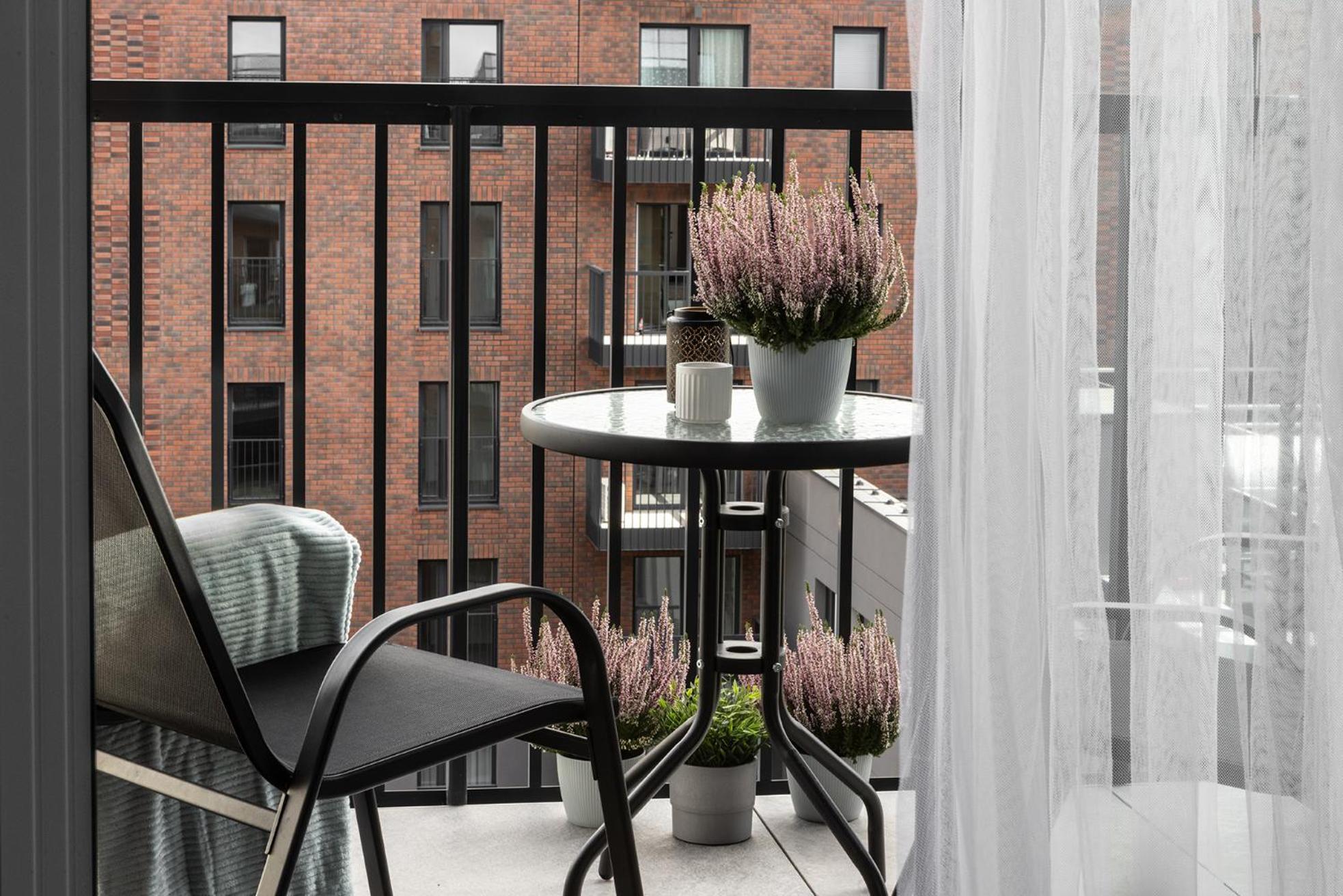 New #Madalinskiego57 - City Center, New Bulding, 2 Bedrooms, 2X Double Beds And A Fold-Out Sofa, Separate Kitchen, Air Conditioning, Balcony, Underground Parking, Self Check In 24H, Internet, Netflix, Coffee Machine, Washing Machine,1 Km To The Railw Вроцлав Экстерьер фото